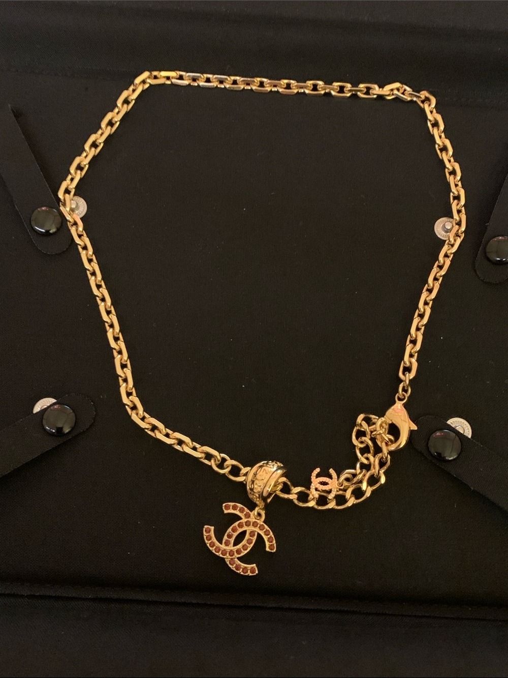Absolutely stunning fashionable , collectible Chanel authentic golden necklace